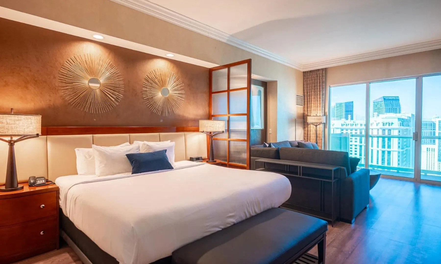 No Resort Fee Strip View Balcony+Free Valet+ Pool Las Vegas